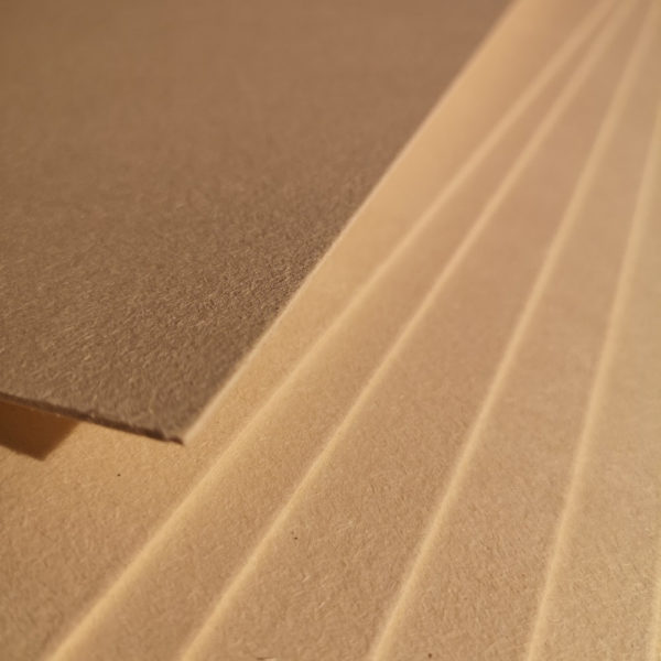 CARTRÓ RECICLAT 70X115 650G MARRÓ