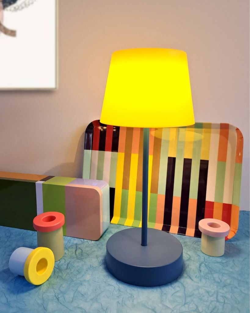 Elaboración propia: espacio del hogar con decoración geométrica